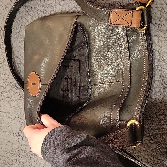 Fossil Keyhole Crossbody Purse - Picture 9 of 11